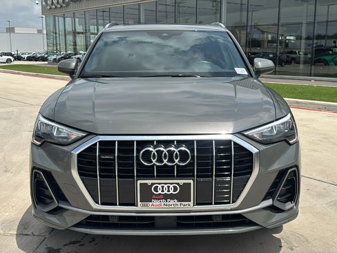 Used 2022 Audi Q3 2.0T Premium w/ Convenience Package AWD/4WD image 2