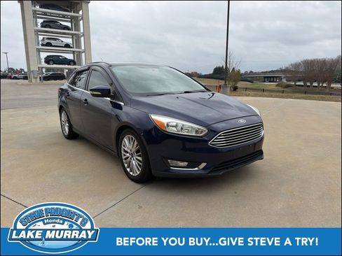 Used 2017 Ford Focus Titanium image 1