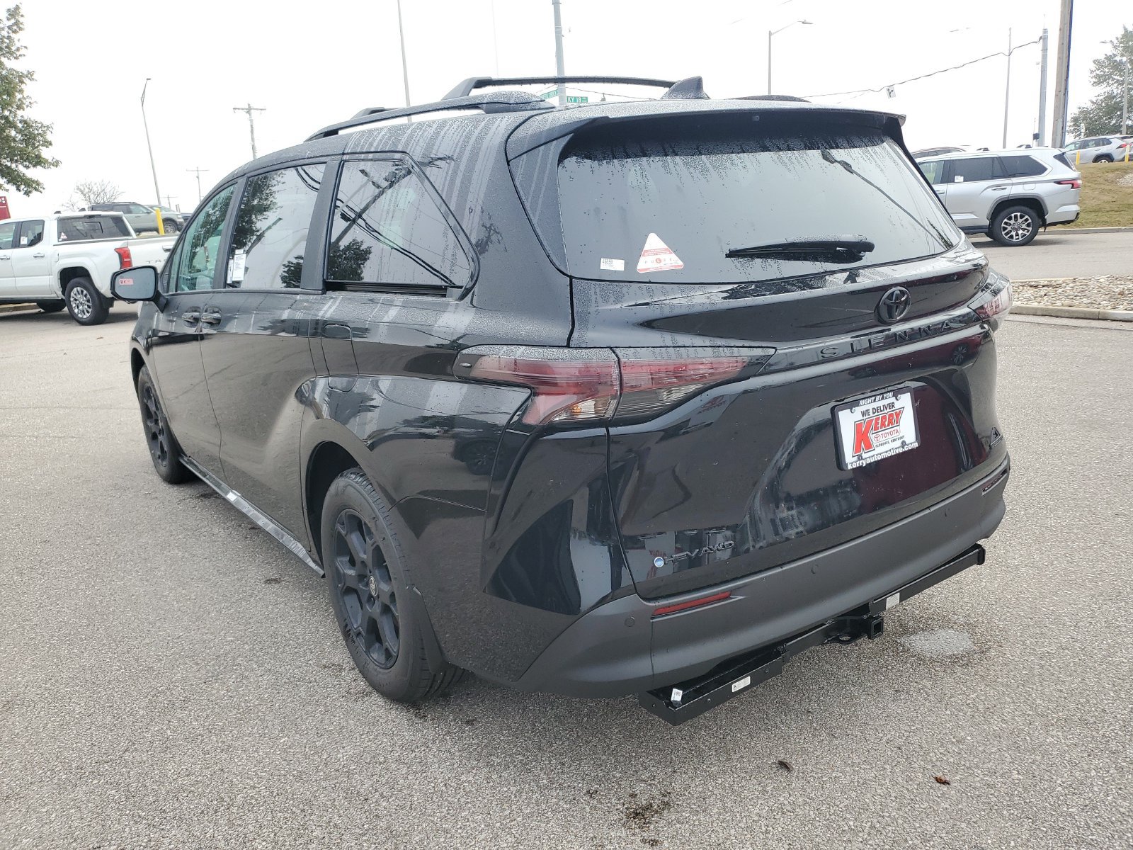 New 2026 Toyota Sienna XLE Woodland Edition AWD/4WD image 3