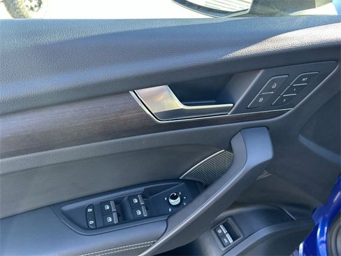 Used 2024 Audi Q5 e Premium Plus image 16