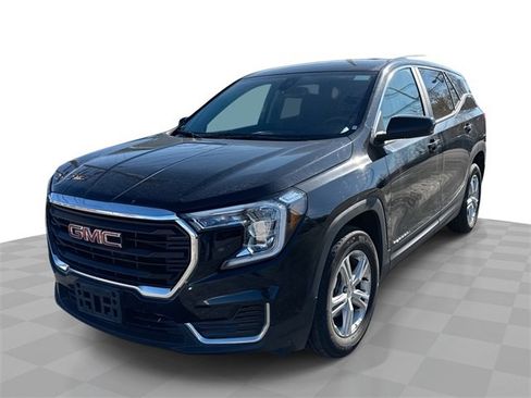 Used 2024 GMC Terrain SLE image 1