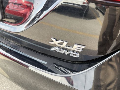 Used 2023 Toyota Camry XLE image 8
