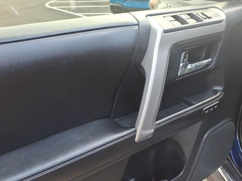 Used 2014 Toyota 4Runner Limited AWD/4WD image 5