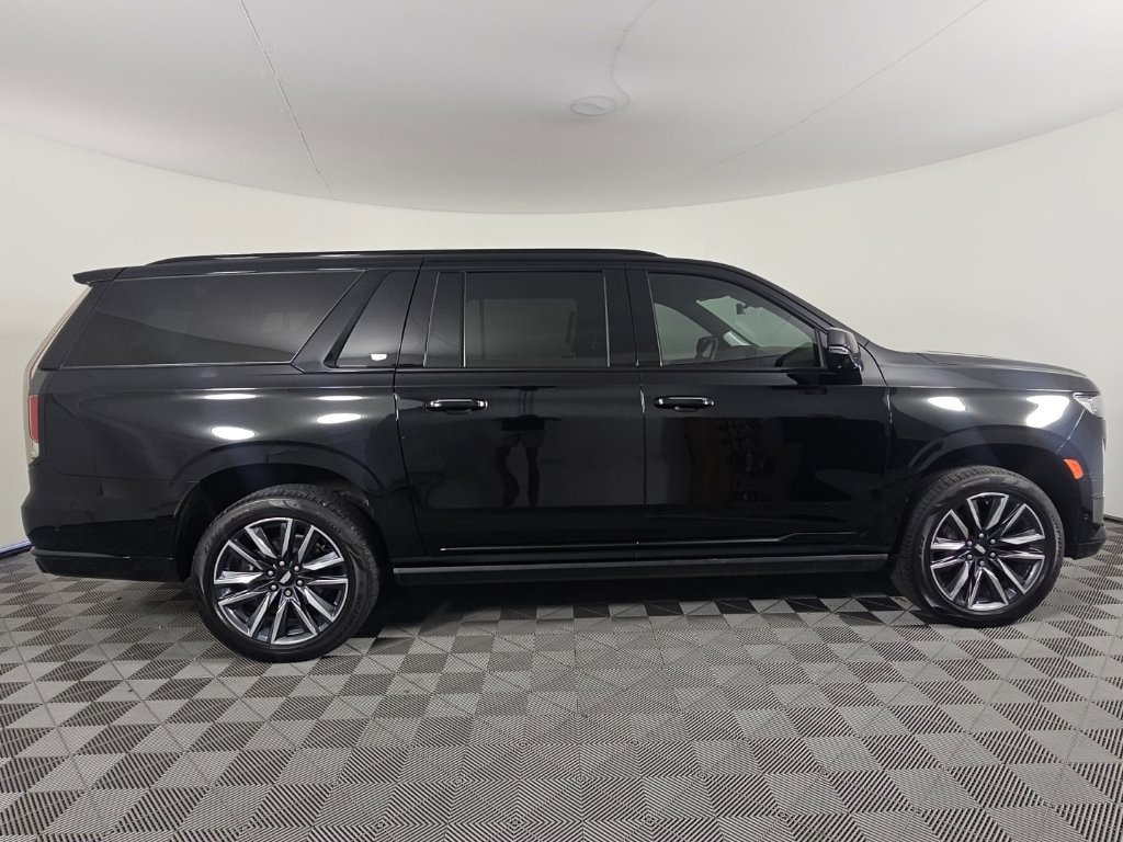Used 2022 Cadillac Escalade ESV Sport Platinum RWD image 5