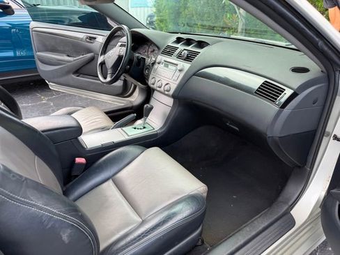 Used 2004 Toyota Solara SLE FWD image 6