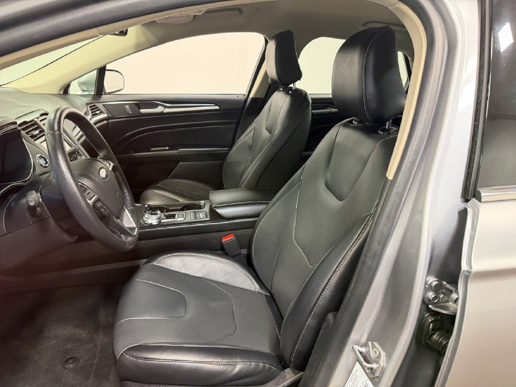 Used 2020 Ford Fusion Energi Titanium FWD image 60