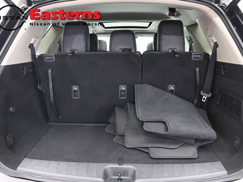 Used 2024 Nissan Pathfinder SL AWD/4WD image 9