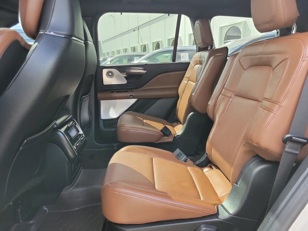 Certified 2023 Lincoln Aviator Reserve w/ Equipment Group 201A RWD image 7