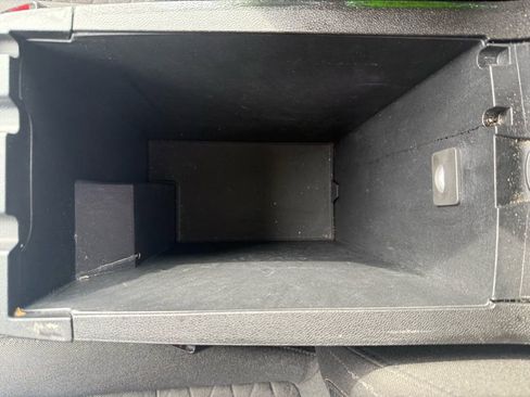 Used 2019 Chevrolet Equinox LT w/ Driver Convenience Package image 43