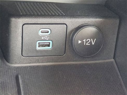 Used 2023 Ford Escape SE image 23