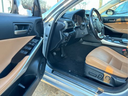 Used 2020 Lexus IS 300 AWD w/ Premium Package image 6