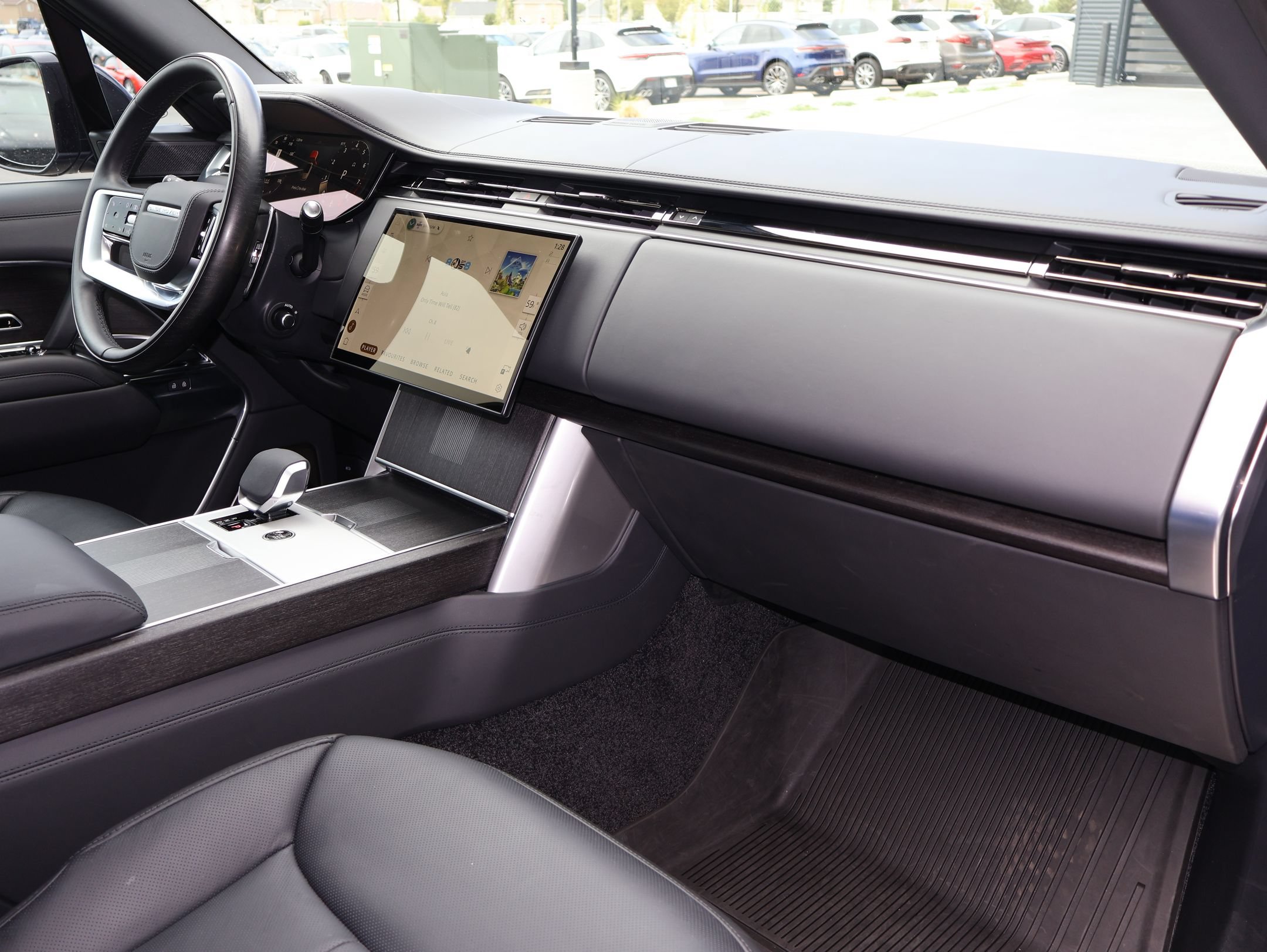 Used 2025 Land Rover Range Rover Autobiography AWD/4WD image 32