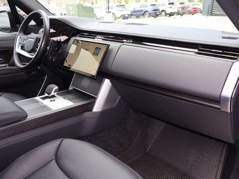 Used 2025 Land Rover Range Rover Autobiography AWD/4WD image 32