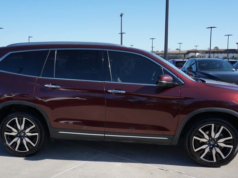Used 2019 Honda Pilot Elite image 4