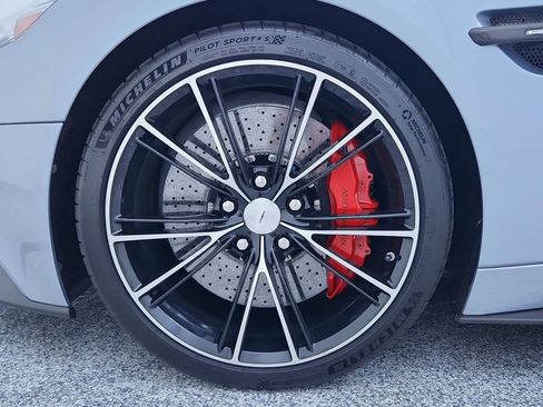 Used 2014 Aston Martin Vanquish Coupe image 13