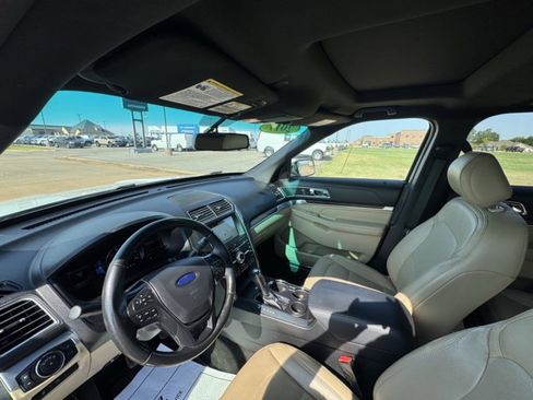 Used 2017 Ford Explorer Limited image 20