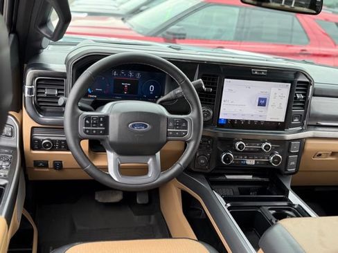 Used 2025 Ford F450 Lariat w/ Lariat Ultimate Package AWD/4WD image 8