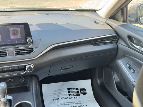 Used 2022 Nissan Altima 2.5 SV FWD image 38