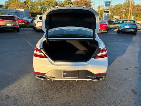 Used 2025 Genesis G70 2.5T image 11