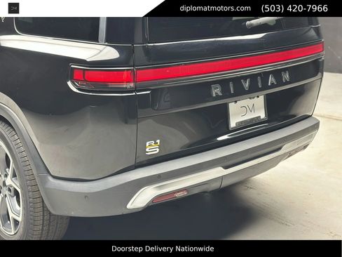Used 2023 Rivian R1S Adventure image 15