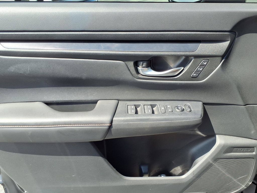 Used 2025 Honda CR-V Sport-L image 18