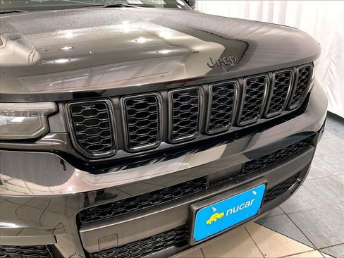 Used 2023 Jeep Grand Cherokee L Laredo AWD/4WD image 32