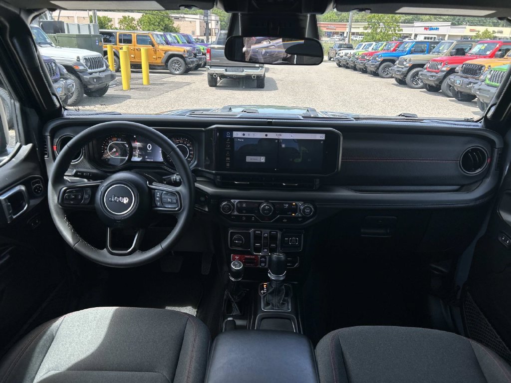 Used 2026 Jeep Wrangler Unlimited Rubicon AWD/4WD image 18