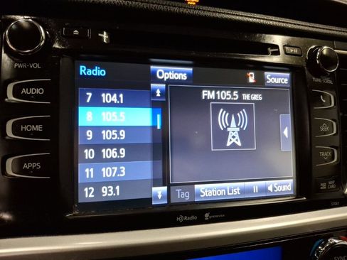 Used 2015 Toyota Highlander XLE image 21