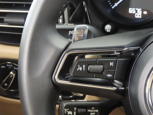 Certified 2026 Porsche Macan AWD/4WD image 20