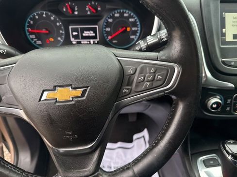 Used 2018 Chevrolet Equinox LT image 21