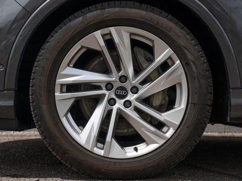 Used 2021 Audi Q7 3.0T Prestige w/ Prestige Package AWD/4WD image 12