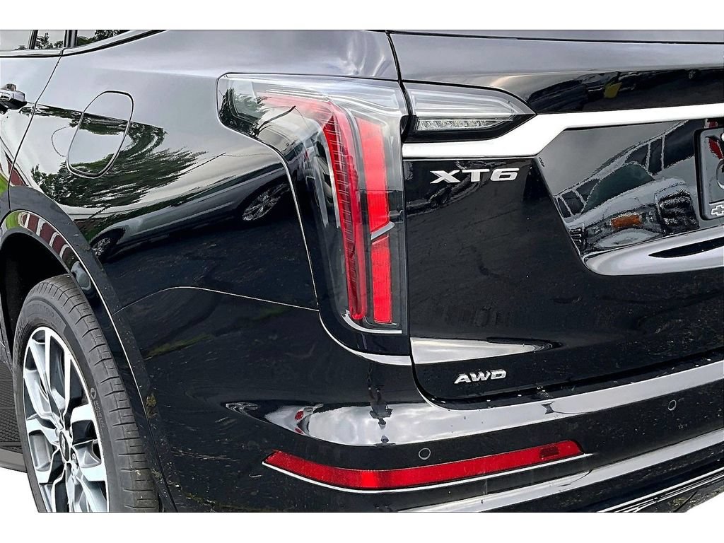 Used 2024 Cadillac XT6 Sport w/ LPO, Floor Liner Package AWD/4WD image 32
