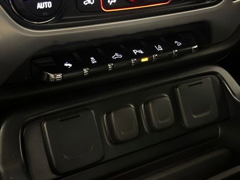 Certified 2015 GMC Sierra 2500 SLT w/ Driver Alert Package image 38