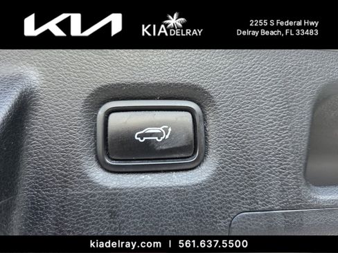 Used 2020 Hyundai Santa Fe Limited image 17