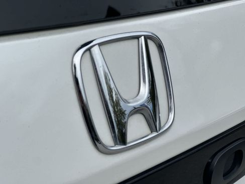 Used 2025 Honda Pilot Touring image 10