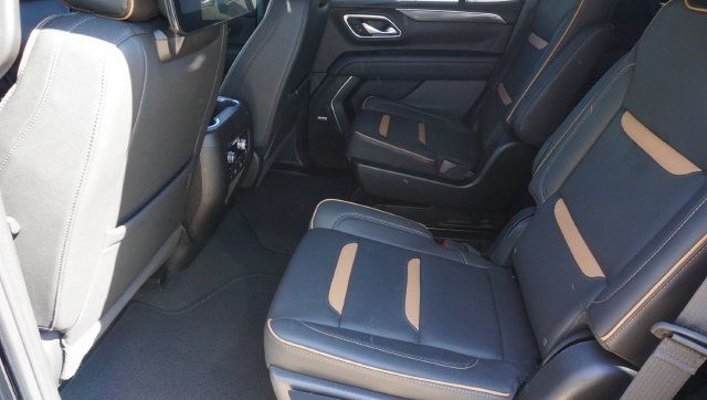 Used 2024 GMC Yukon AT4 w/ Technology Package AWD/4WD image 29