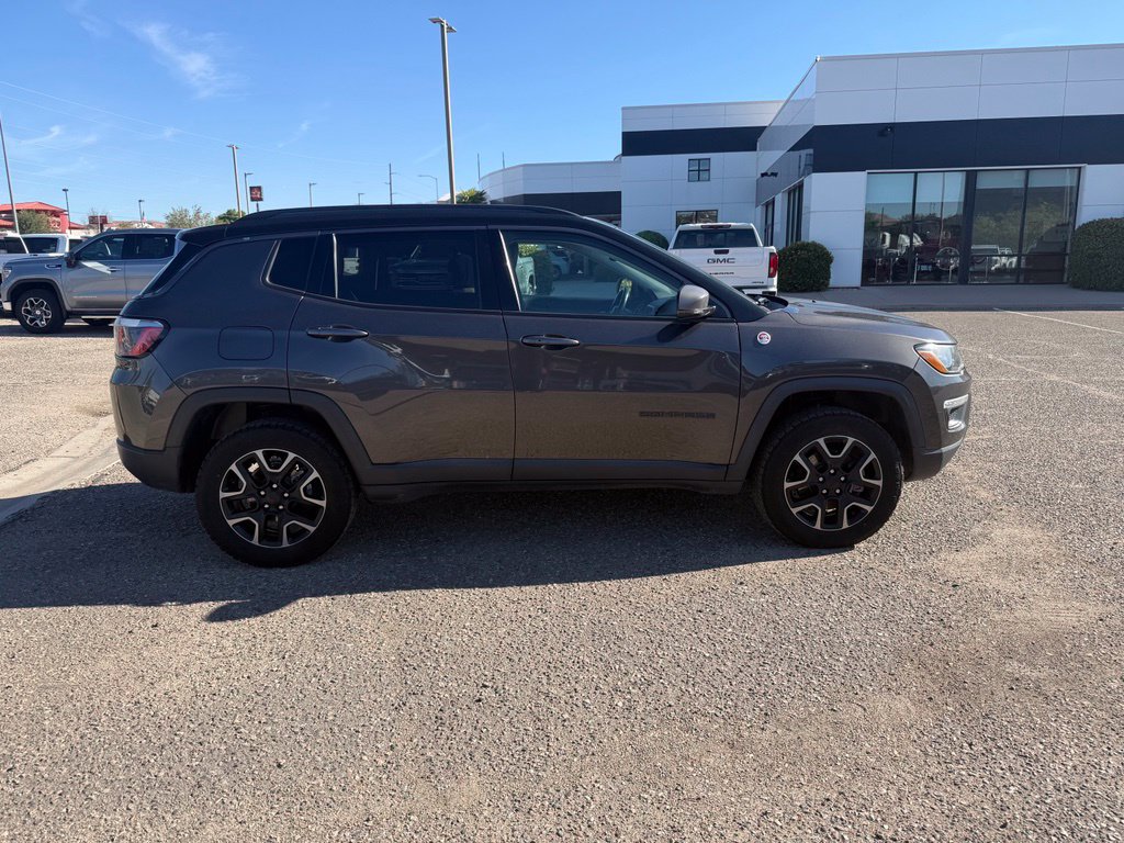 Used 2019 Jeep Compass Trailhawk w/ Leather Interior Group AWD/4WD image 4