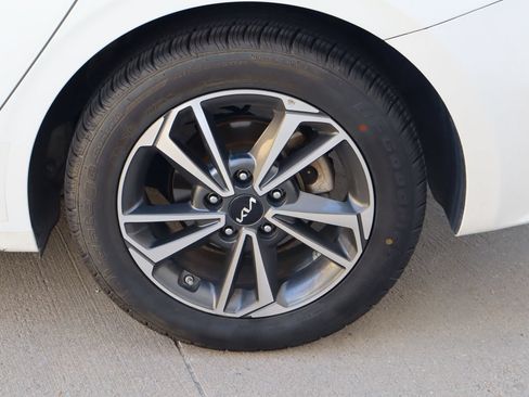 Used 2023 Kia Forte LXS FWD image 25