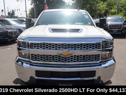 Used 2019 Chevrolet Silverado 2500 LT AWD/4WD image 2