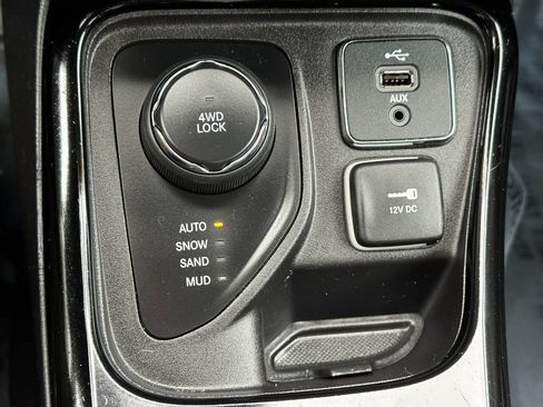 Used 2018 Jeep Compass Latitude w/ Popular Equipment Group image 39