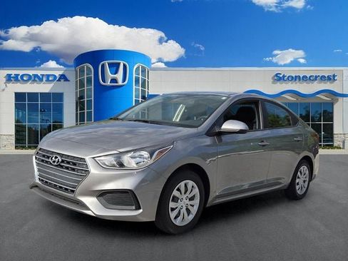 Used 2021 Hyundai Accent SE FWD image 1
