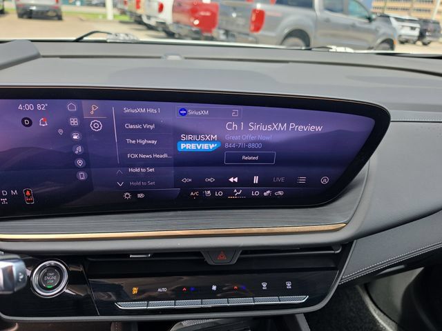 Used 2025 Buick Envision Avenir AWD/4WD image 25