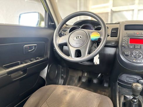 Used 2012 Kia Soul FWD image 24