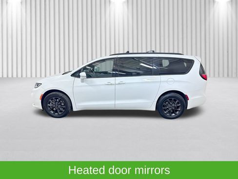 Certified 2022 Chrysler Pacifica Touring-L w/ S Appearance Package image 11