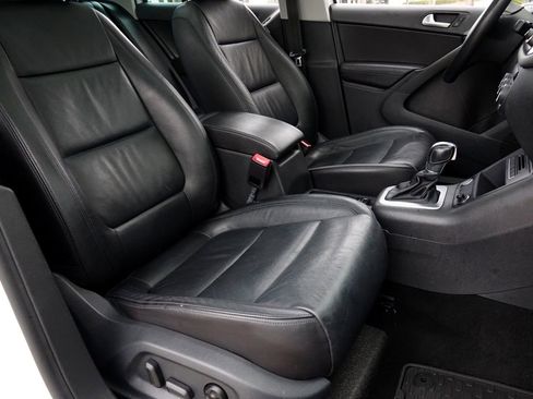 Used 2017 Volkswagen Tiguan Sport image 8