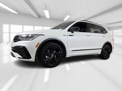Used 2024 Volkswagen Tiguan SE R-Line FWD image 2