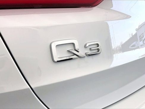 Certified 2025 Audi Q3 2.0T Premium Plus w/ Premium Plus Package image 8