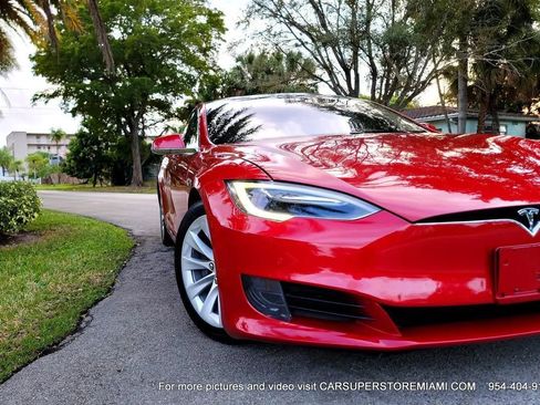 Used 2016 Tesla Model S 70D AWD/4WD image 24