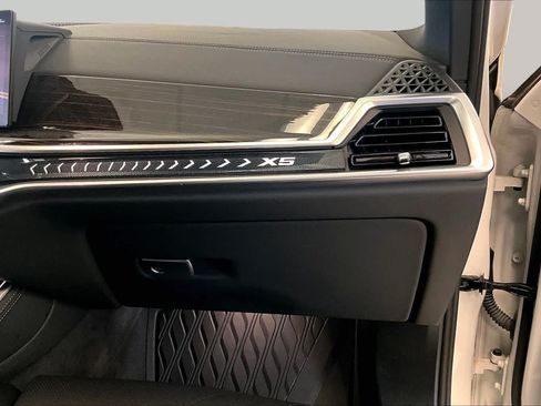 Used 2025 BMW X5 sDrive40i w/ M Sport Package RWD image 17