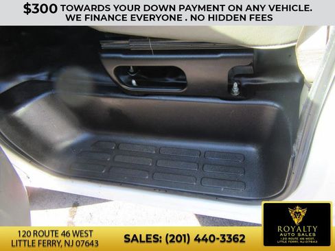 Used 2015 GMC Savana 2500 image 23